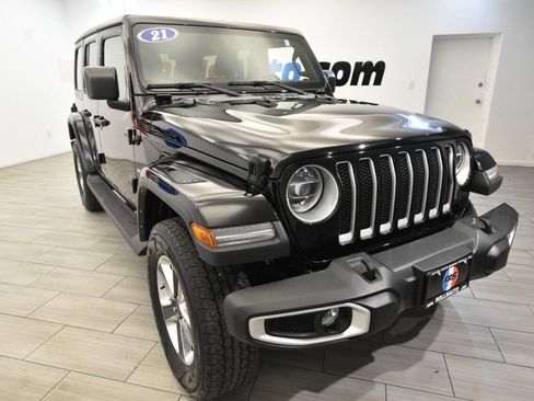 Used 2021 Jeep Wrangler Unlimited Sahara image 7