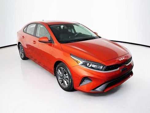 Used 2023 Kia Forte LXS FWD image 3