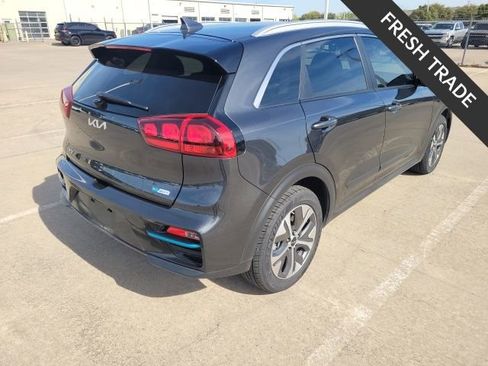 Used 2022 Kia Niro EX image 6