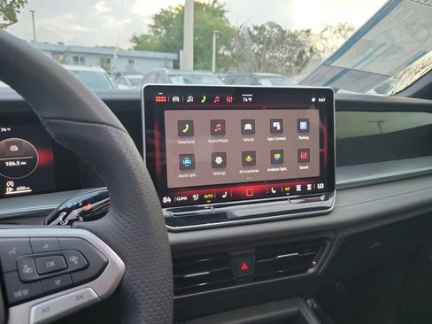 New 2026 Volkswagen Tiguan SE R-Line image 9