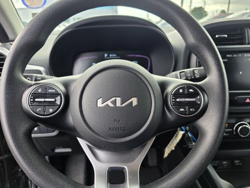 Used 2024 Kia Soul LX w/ Option Group 015 FWD image 18