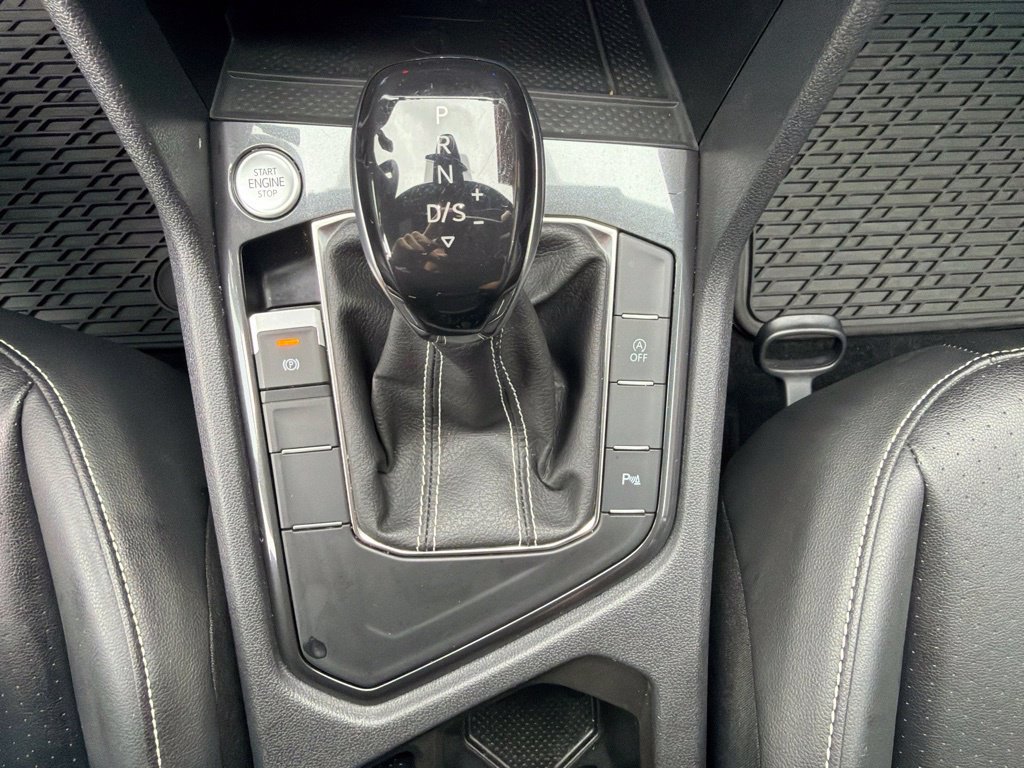 Used 2023 Volkswagen Tiguan SE R-Line FWD image 25