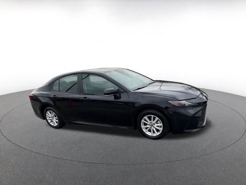 Used 2025 Toyota Camry LE image 2
