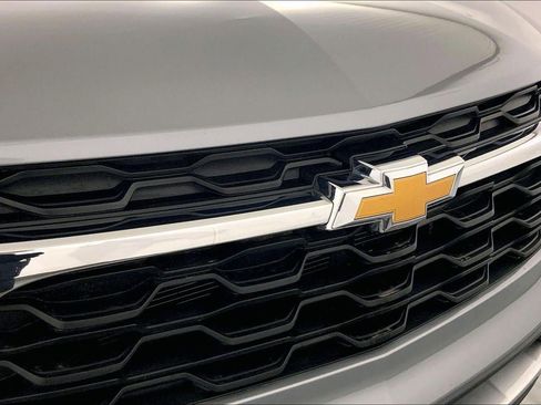 Used 2025 Chevrolet Trax LT w/ LT Convenience Package image 28