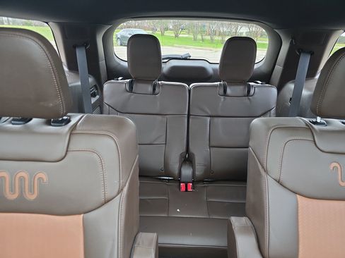 Used 2023 Ford Explorer King Ranch w/ Premium Technology Package image 22