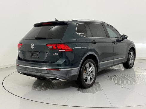Used 2018 Volkswagen Tiguan SEL Premium image 9