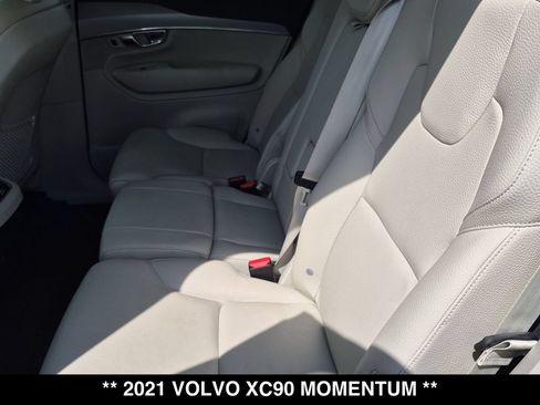 Used 2021 Volvo XC90 T5 Momentum w/ Climate Package AWD/4WD image 3