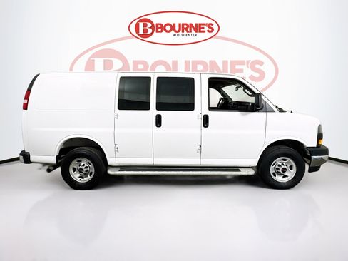 Used 2025 GMC Savana 2500 w/ Driver Convenience Package RWD image 9