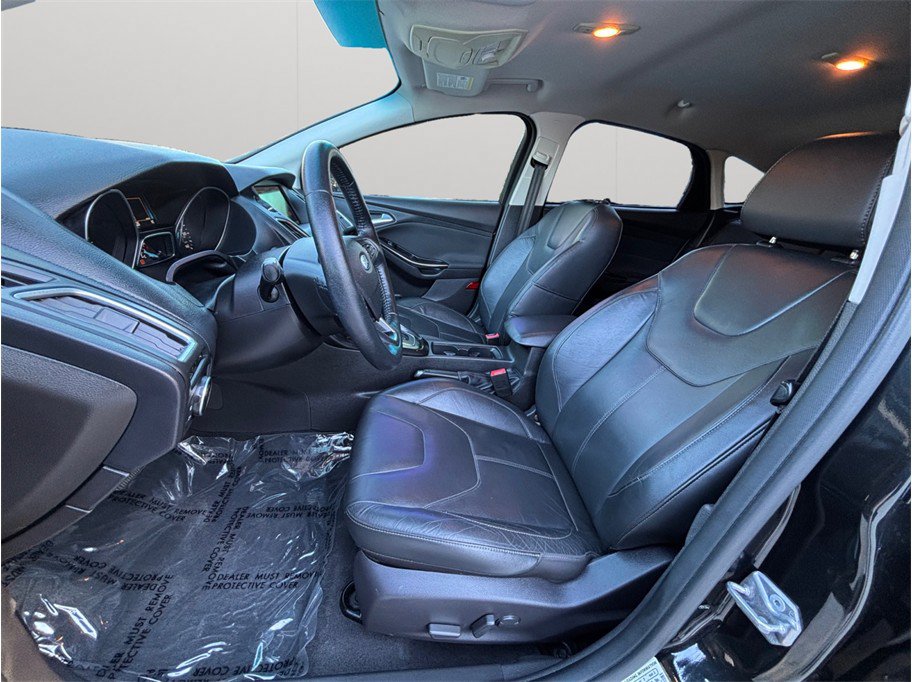 Used 2015 Ford Focus Titanium w/ Titanium Cold Weather Package FWD image 2