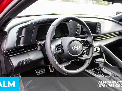 Used 2025 Hyundai Elantra Sport image 21