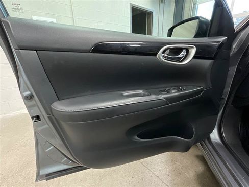 Used 2018 Nissan Sentra SV FWD image 10