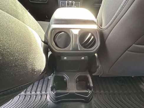 Used 2024 Jeep Gladiator Sport image 16