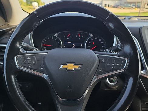 Used 2020 Chevrolet Equinox LT FWD image 24