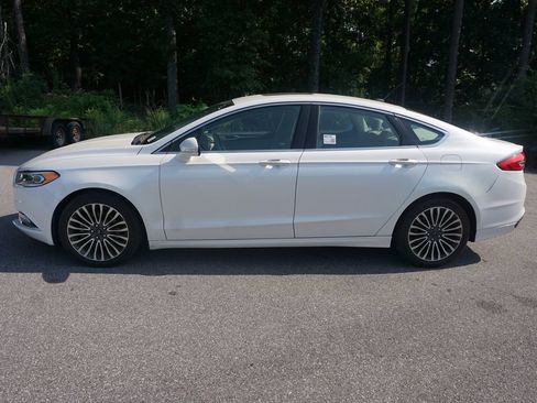 Used 2017 Ford Fusion SE FWD image 17