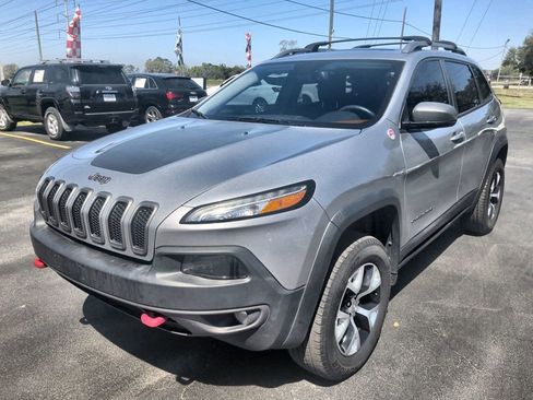 Used 2017 Jeep Cherokee Trailhawk image 1