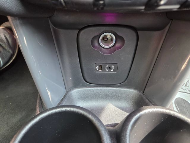 Used 2017 MINI Cooper 2-Door Hardtop FWD image 29