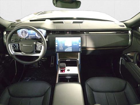 New 2025 Land Rover Range Rover SE image 9