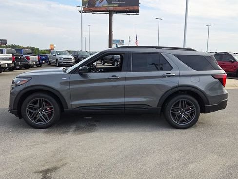 New 2026 Ford Explorer ST-Line w/ ST-Line Street Pack RWD image 34