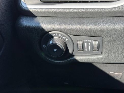 Used 2026 Chrysler Pacifica Select AWD/4WD image 20