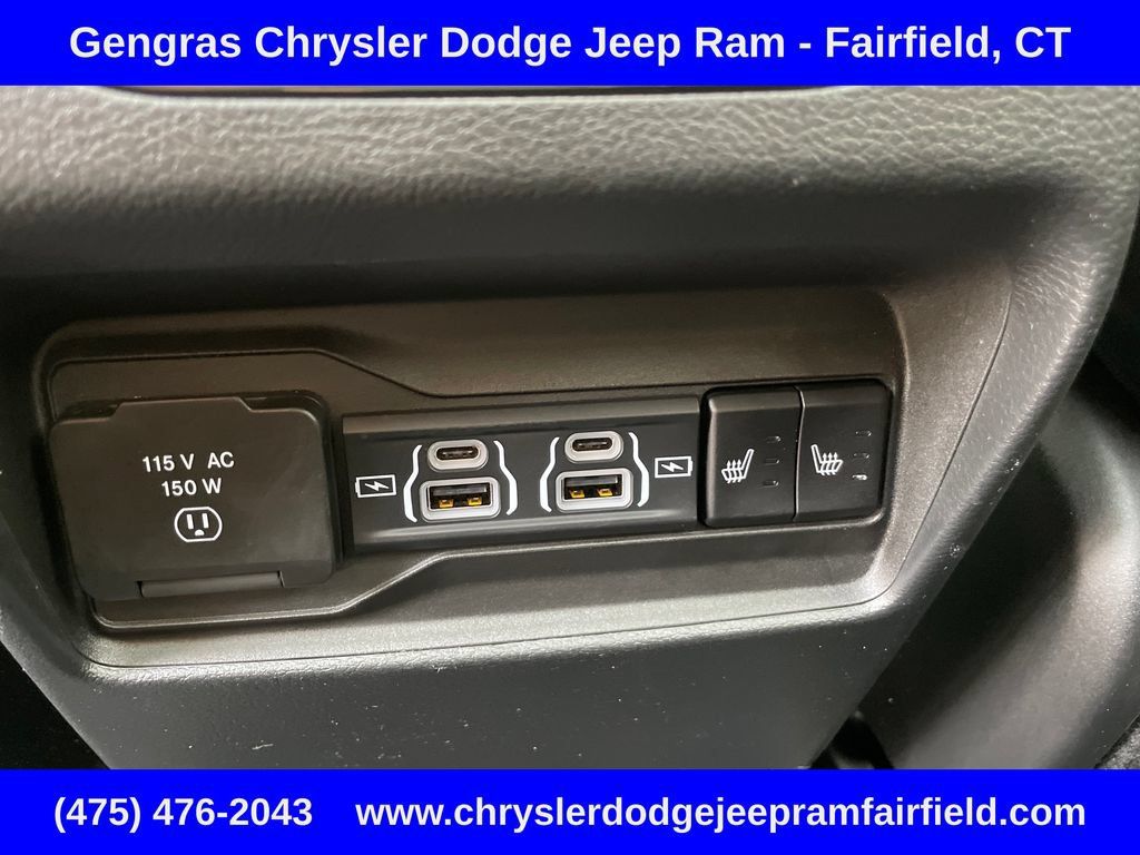 Certified 2023 Jeep Grand Cherokee Overland AWD/4WD image 41
