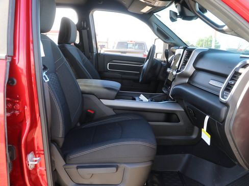 New 2026 RAM 2500 Big Horn AWD/4WD image 31