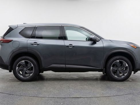 Used 2025 Nissan Rogue SV image 11