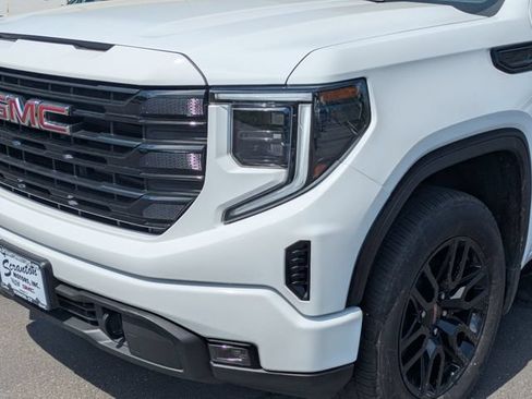 Used 2023 GMC Sierra 1500 Elevation AWD/4WD image 9