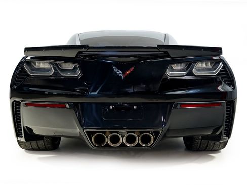 Used 2016 Chevrolet Corvette Z06 w/ 3LZ Preferred Equipment Group RWD image 8
