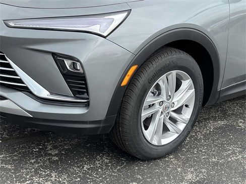 Used 2025 Buick Envista Preferred w/ Convenience I Package image 9