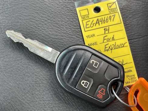 Used 2014 Ford Explorer XLT w/ Equipment Group 202A image 30