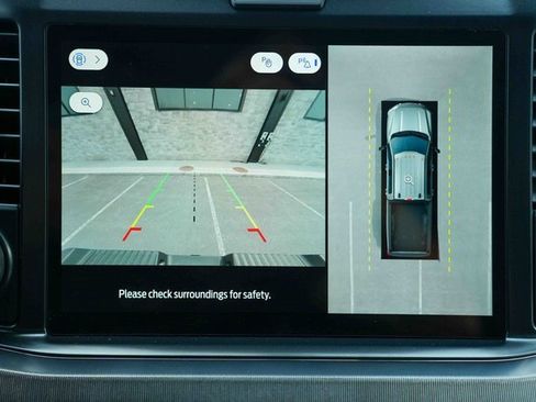 Used 2025 Ford F450 Platinum image 40