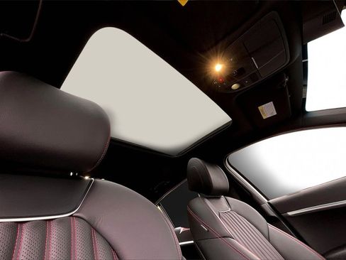 Used 2025 Genesis G70 2.5T w/ Sport Prestige Package image 22