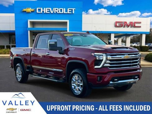 Used 2025 Chevrolet Silverado 2500 High Country w/ High Country Premium Package AWD/4WD image 1
