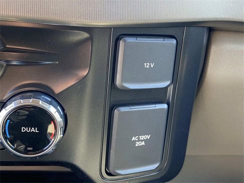 New 2026 Ford F250 Platinum w/ Platinum Plus Package image 40