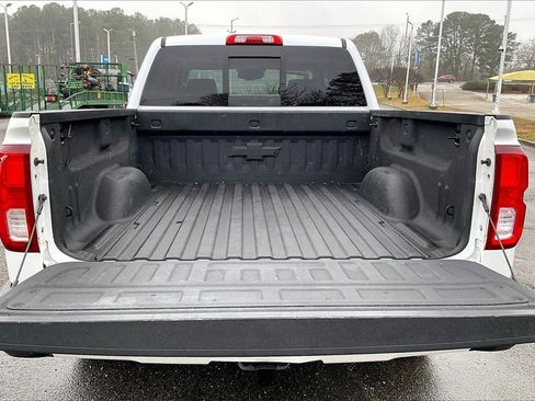 Used 2017 Chevrolet Silverado 1500 High Country image 18