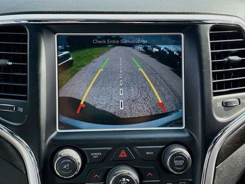 Used 2015 Jeep Grand Cherokee Altitude AWD/4WD image 10
