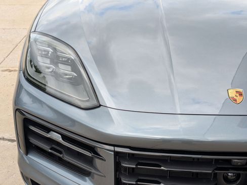 New 2026 Porsche Cayenne Coupe AWD/4WD image 12