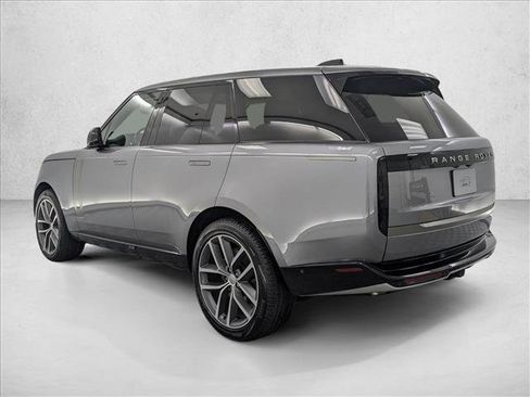 New 2025 Land Rover Range Rover SE image 3