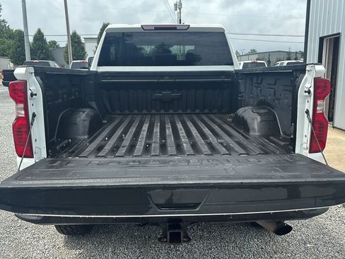 Used 2022 Chevrolet Silverado 2500 Custom w/ Custom Value Package AWD/4WD image 7