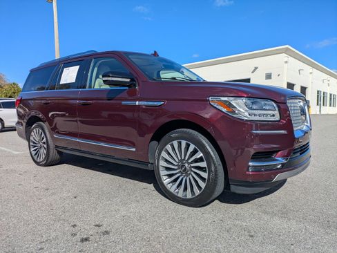 Used 2021 Lincoln Navigator Reserve image 3