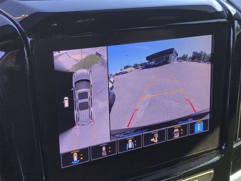 Certified 2023 Chevrolet Traverse RS image 19