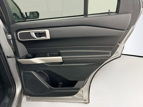 Used 2023 Ford Explorer XLT w/ Equipment Group 202A image 33