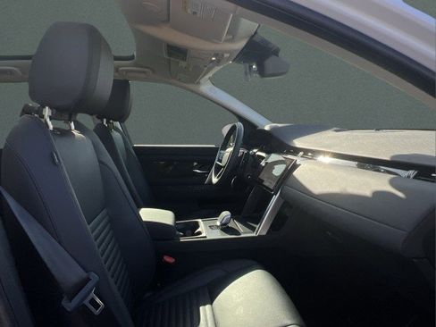 Used 2025 Land Rover Discovery Sport S image 23