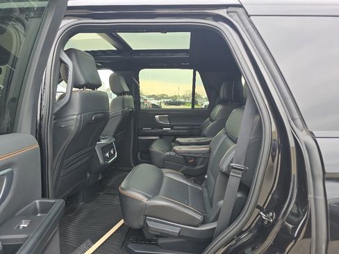 Used 2025 Ford Expedition Tremor AWD/4WD image 15