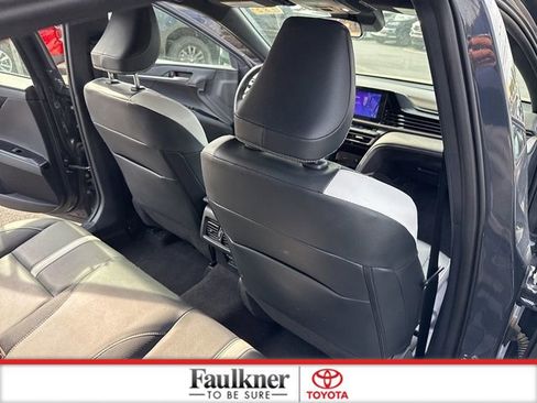 Used 2025 Toyota Camry SE image 14