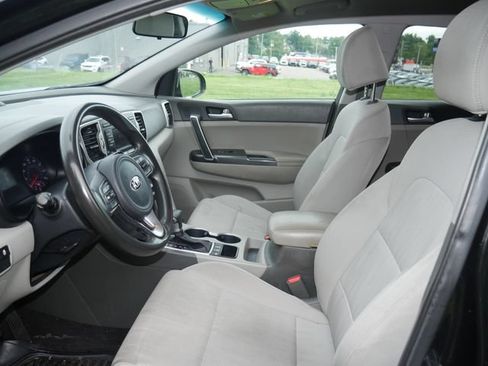 Used 2019 Kia Sportage LX AWD/4WD image 3