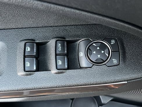 Used 2020 Ford EcoSport SE w/ SE Convenience Package image 13