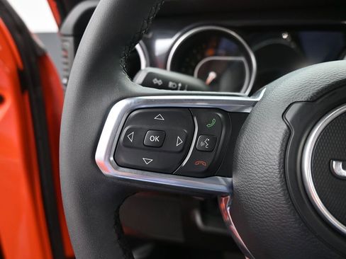 Used 2023 Jeep Wrangler Altitude image 31