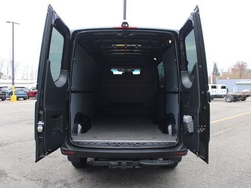 Used 2020 Mercedes-Benz Sprinter 2500 image 24