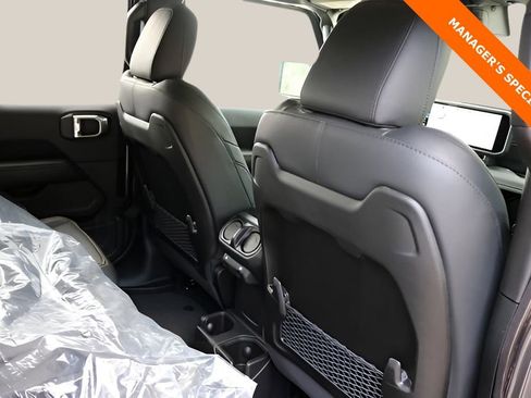 New 2025 Jeep Gladiator Sport image 19